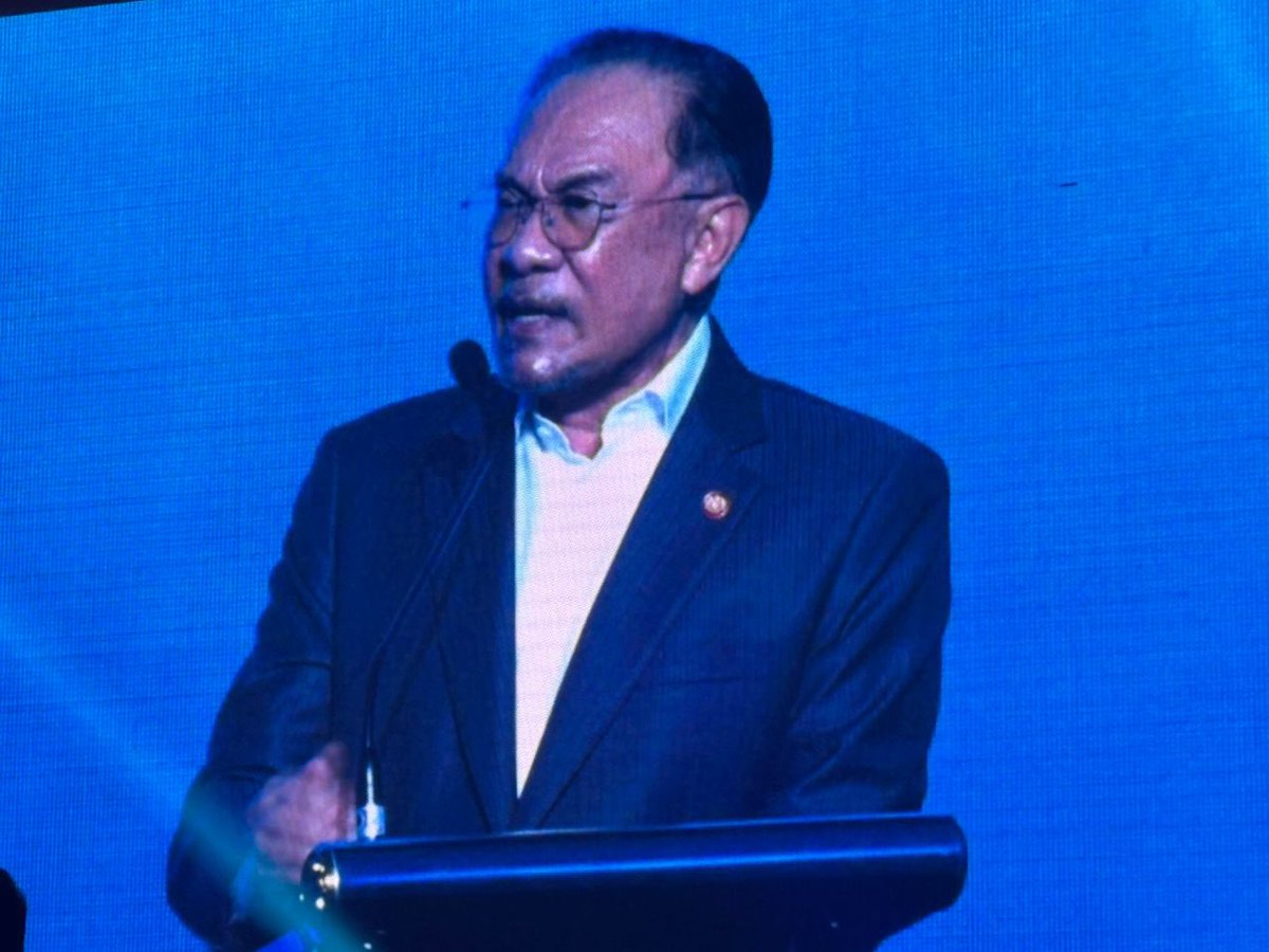 Maldives in Malaysia tweet media