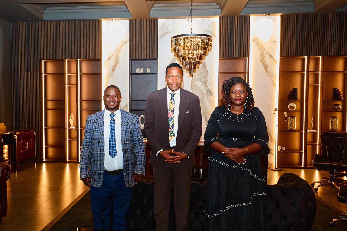 UebertAngel's tweet photo. Earlier today, I had the honor of meeting with the Mayor of Chitungwiza, Her Worship Rosaria Mangoma.The engagement focused on meaningful discussions around the city’s development agenda, the wide range of opportunities available to the people of Chitungwiza, and her demonstrated commitment to the city’s growth and well-being. I also acknowledge and appreciate her respect for my spiritual role and positioning.

The Mayor was accompanied by the Town Clerk,Jameson Nemuseso and a Councillor,Watmore Muchairi of ward 5 constituting a strong and well-informed leadership team with a clear understanding of the city’s vision, priorities, and future prospects.