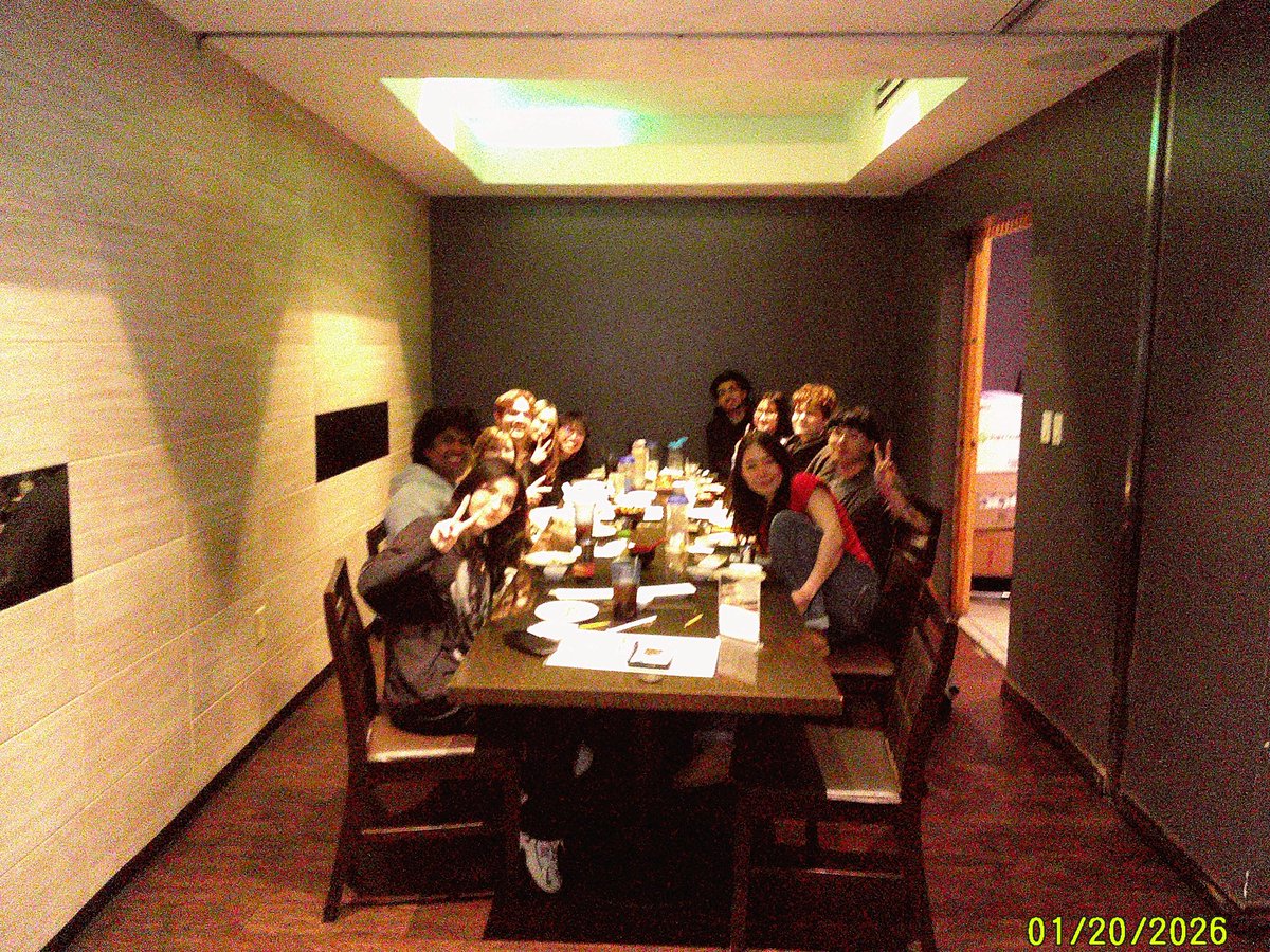 birfday dinner 🕺

i’m 21 now. so old and decrepit.