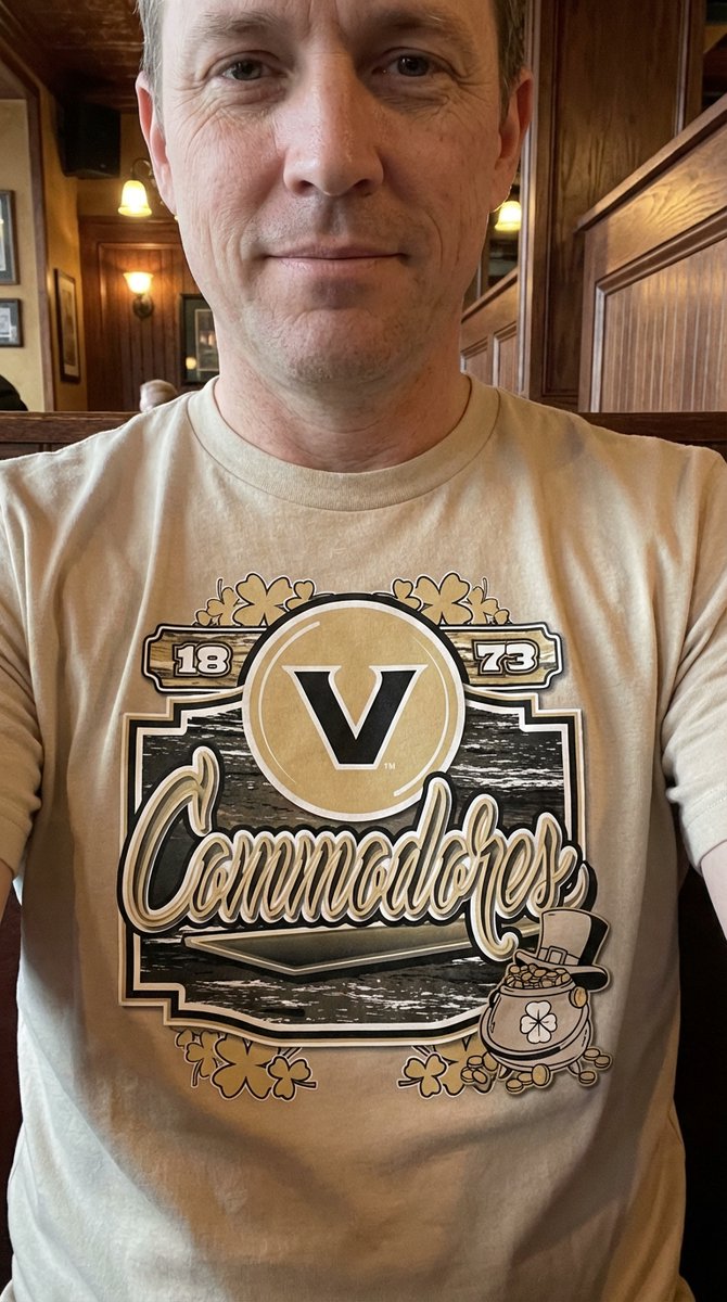 College Shirt Clubs by The Fan Stop tweet media