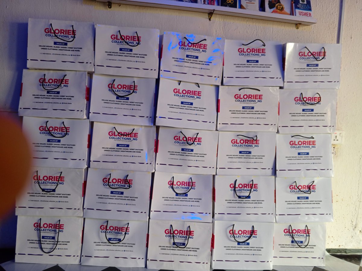 Maurinwhyt's tweet image. A professional Paperbag created for a client, blending functionality with brand storytelling. #paperbag #product #packaging