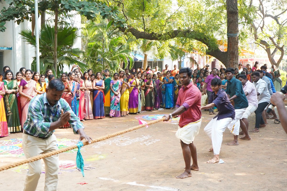FernandasRaja's tweet photo. மதுரை CSI பல் மருத்துவ கல்லூரியில்
சமத்துவ பொங்கல் விழா

மதுரை CSI பல் மருத்துவக் கல்லூரியில் தமிழர் திருவிழாவாம் சமத்துவ பொங்கல் விழா சிறப்பாக நடைபெற்றது. CSI பொது செயலாளர் உயர்திரு Adv. C. பெர்ணாண்டஸ் ரத்தினராஜா, CSI மதுரை முகவை பேராயர் Rt. Rev. ஜெயசிங் பிரின்ஸ் பிரபாகரன், அருள்மிகு சுப்பிரமணிய சுவாமி திருக்கோயில் திரு. நாராயணன், அரசு காஜி ஷபூர் மொகைதின் உள்ளிட்டோர் சிறப்பு விருந்தினர்களாக கலந்து கொண்டு விழாவை சிறப்பித்தனர்.

#SamathuvaPongal #Madurai #TamilCulture #Equality

#CSISynod #CSI1947 #cfernandas #ADVCFRR #ChurchOfSouthIndia #ChurchOrder 

@CMOTamilnadu @Udhaystalin @Office_of_Udhay @InigoIrudayaraj @thirumaofficial @DMKITwing @arivalayam @dmk_raja @CbeCorp @TOI_Coimbatore @csisynod @OfficeofABC @churchofengland @DrSubair_Khan @USPGglobal @Oikoumene @USPGglobal @AnglicanWorld @waccglobal @cwmission @dioceseoflondon
