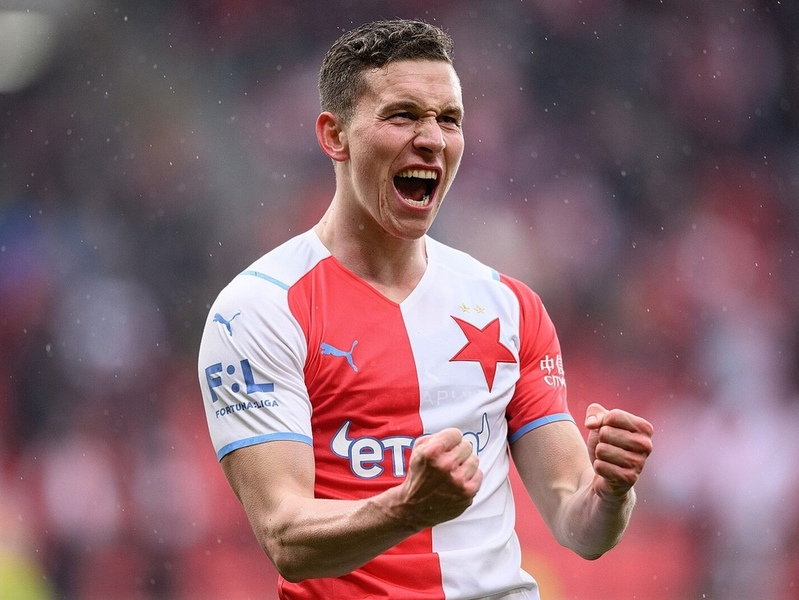 Lukas Provod es el jugador más probable para buscar dos remates en el Slavia Praga contra el Barcelona En Champions además sus números son 4 1 2 3 2 4 remates y