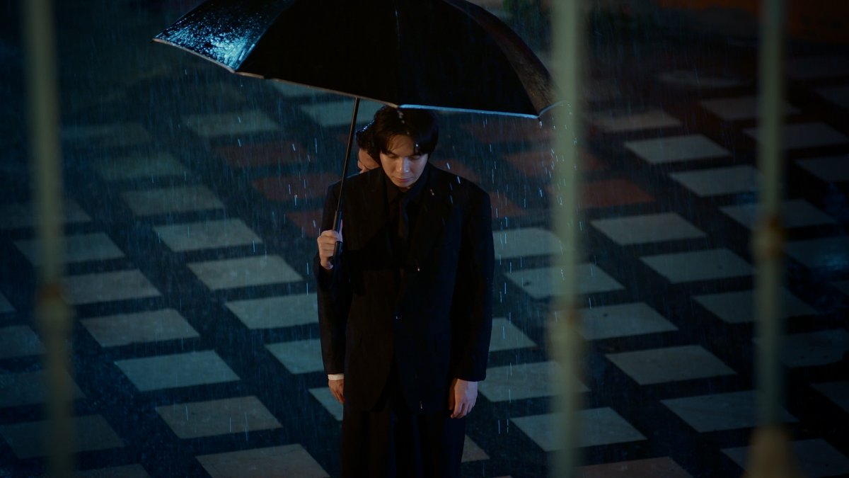 "You're allowed to be weak. At least with me" in every universe. 

#CatForCashEP1 
#FirstKhaotung