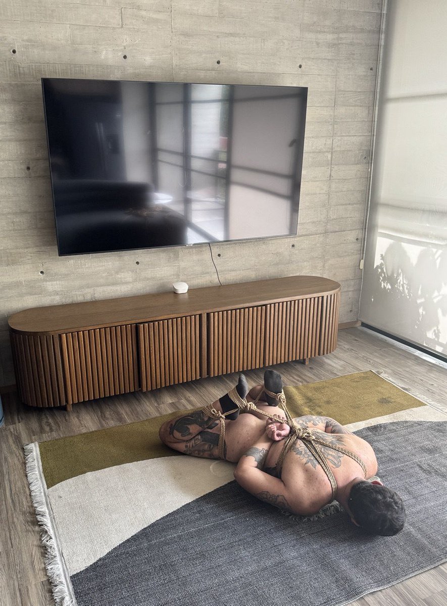 TiedUpGuyMx tweet media