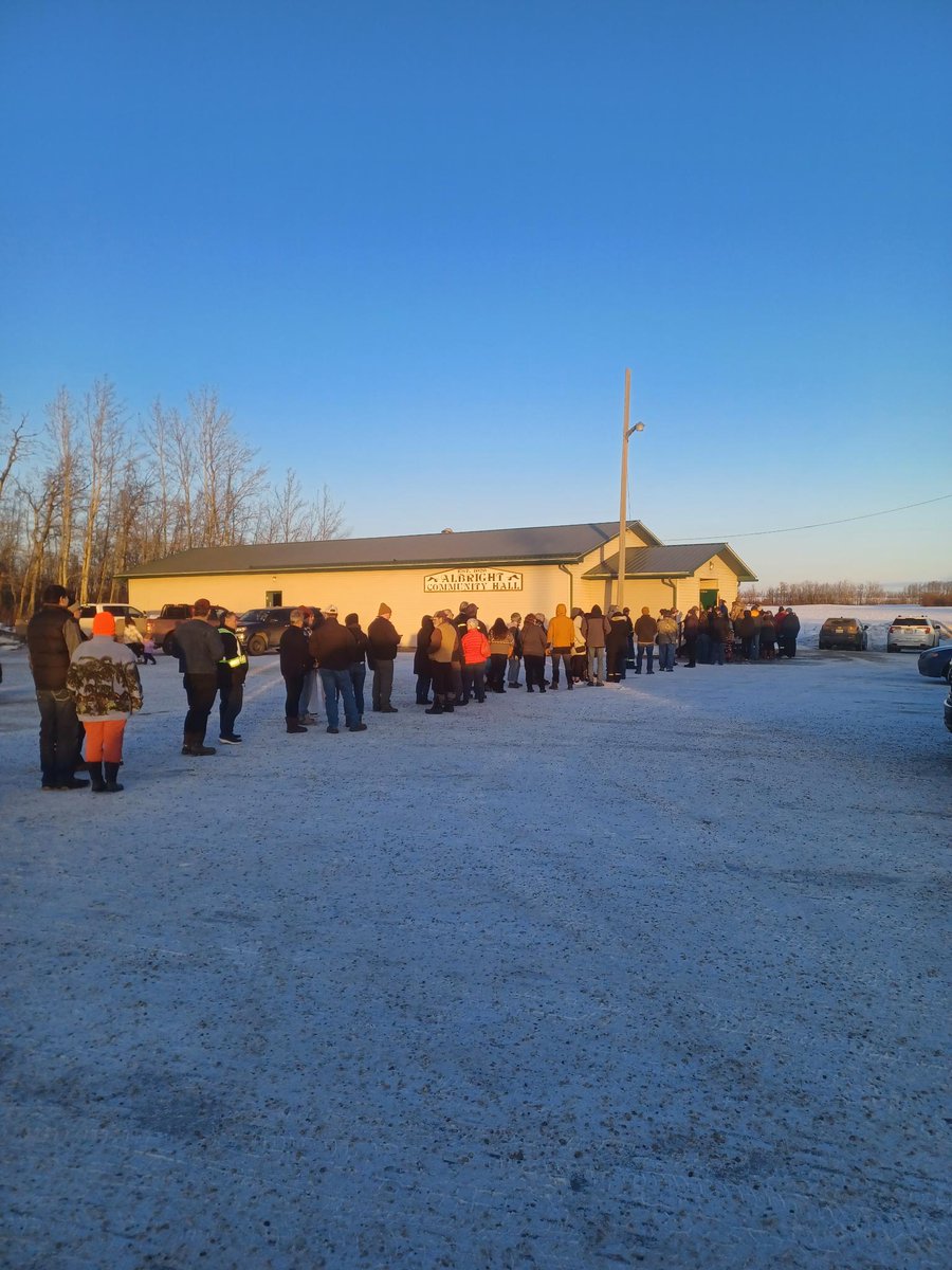 I arrived to volunteer near Hythe for signature collection about an hour before doors opened.  It was a solid showing and I saw familiar faces from my youth that traveled a good distance to be here. People have hope again.  Big trucks were honking passing by..magic.