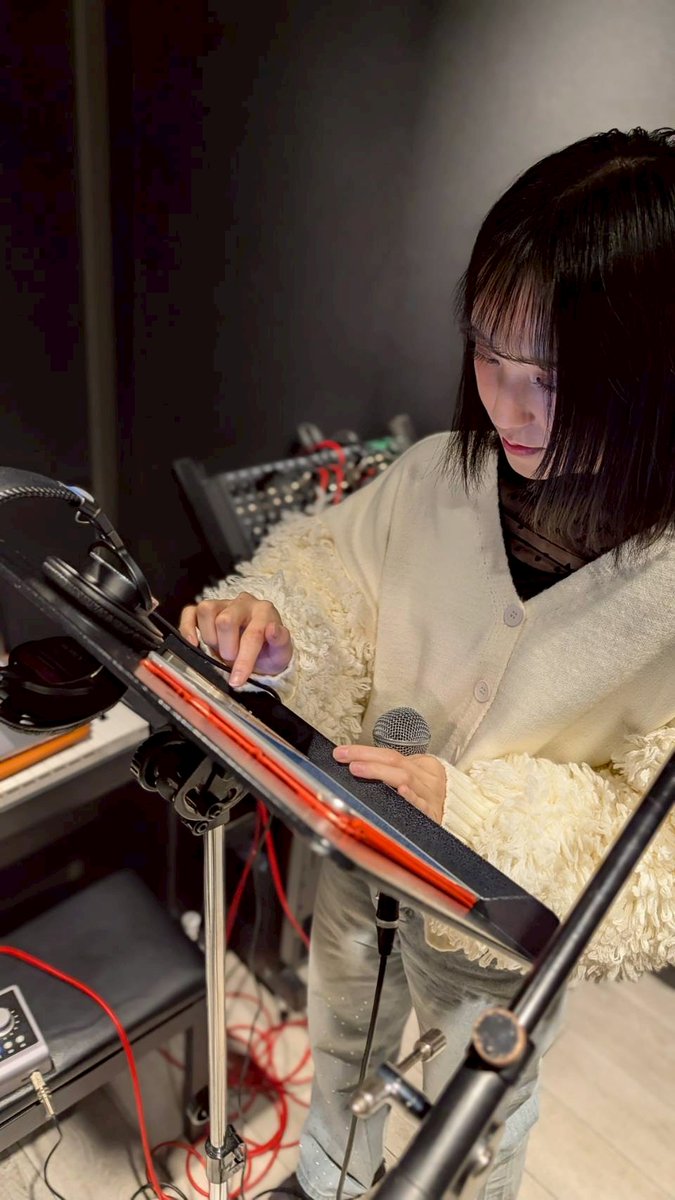 asahi_BandS's tweet image. スタジオの空気。楽器が鳴る音。
言葉がメロディに変わる瞬間、私はようやく自由になれる。

#ASAHI #Recording