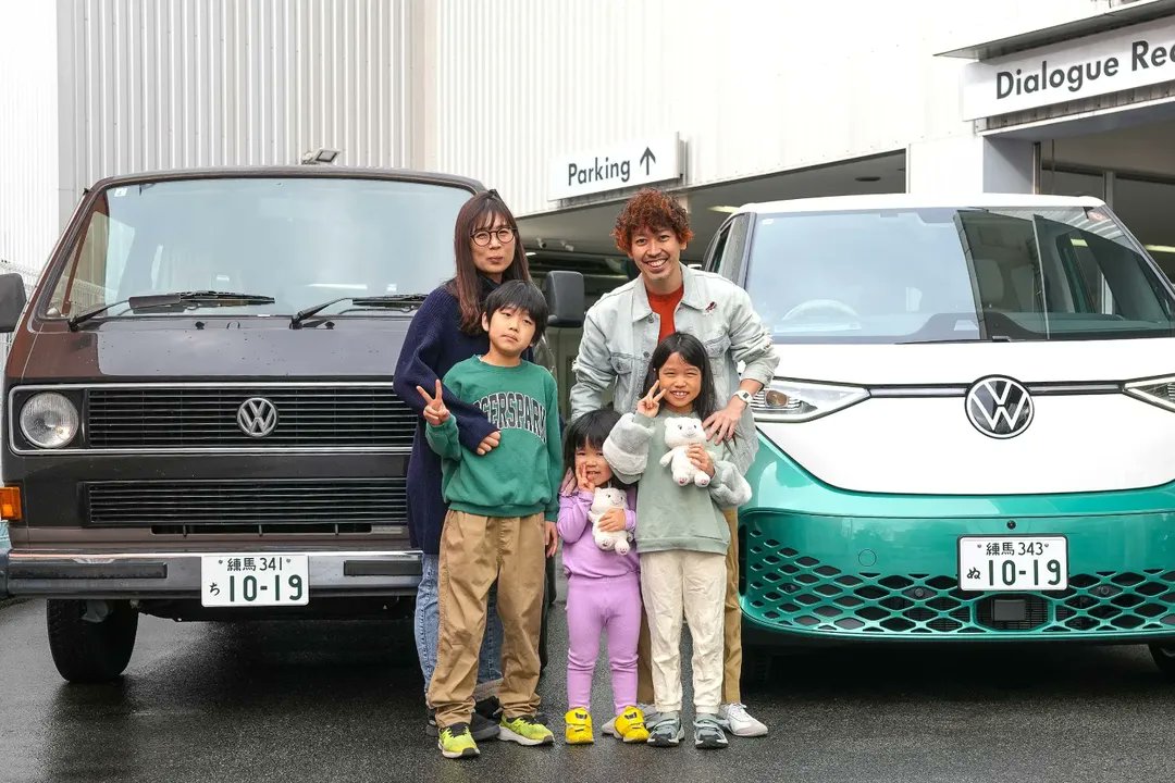 VW_JPN's tweet image. 【VW広報】

＼ID. Buzz ご納車おめでとうございます✨／

#IDBuzz 納車の瞬間をシェアしていただきました📸

 これからの毎日に寄り添う一台として、選んでいただきありがとうございます。

これからのドライブが、
 心に残るひとときになりますように。🚗

#IDBuzz #Volkswagen #EVDrive