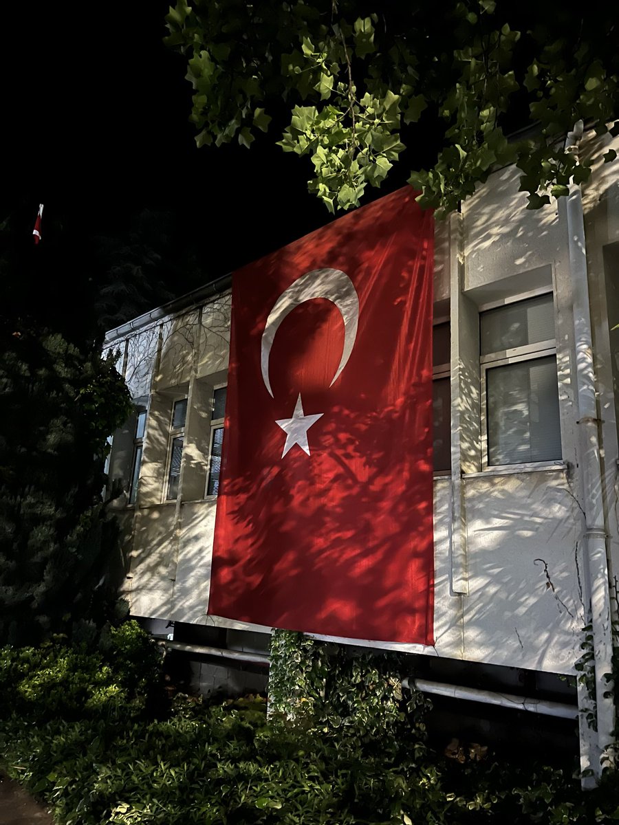 Biz doğuştan aşığız ŞANLI BAYRAĞA 🇹🇷