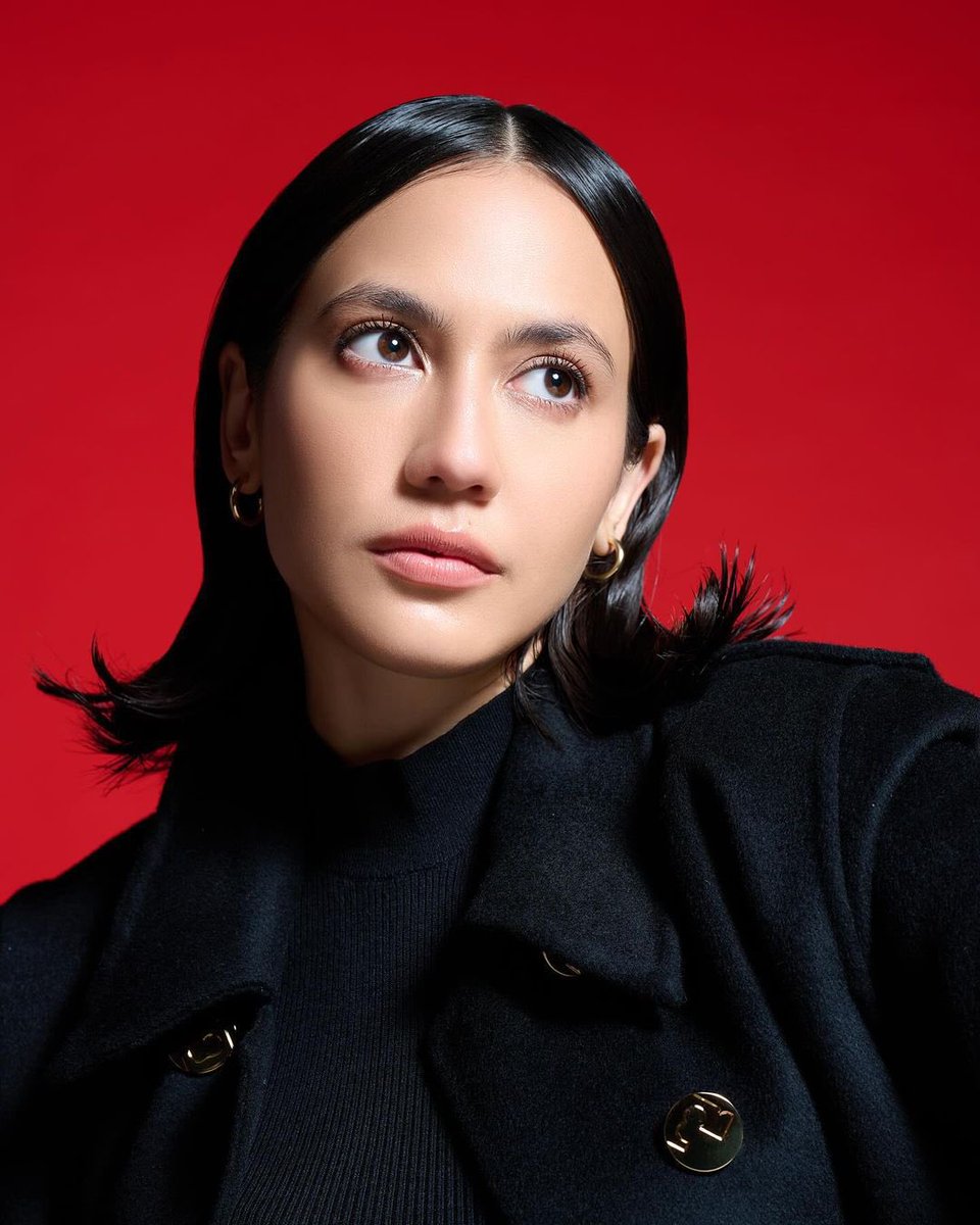 iPopBase's tweet image. Pevita Pearce will return as Dinda in the ‘5 cm’ sequel.