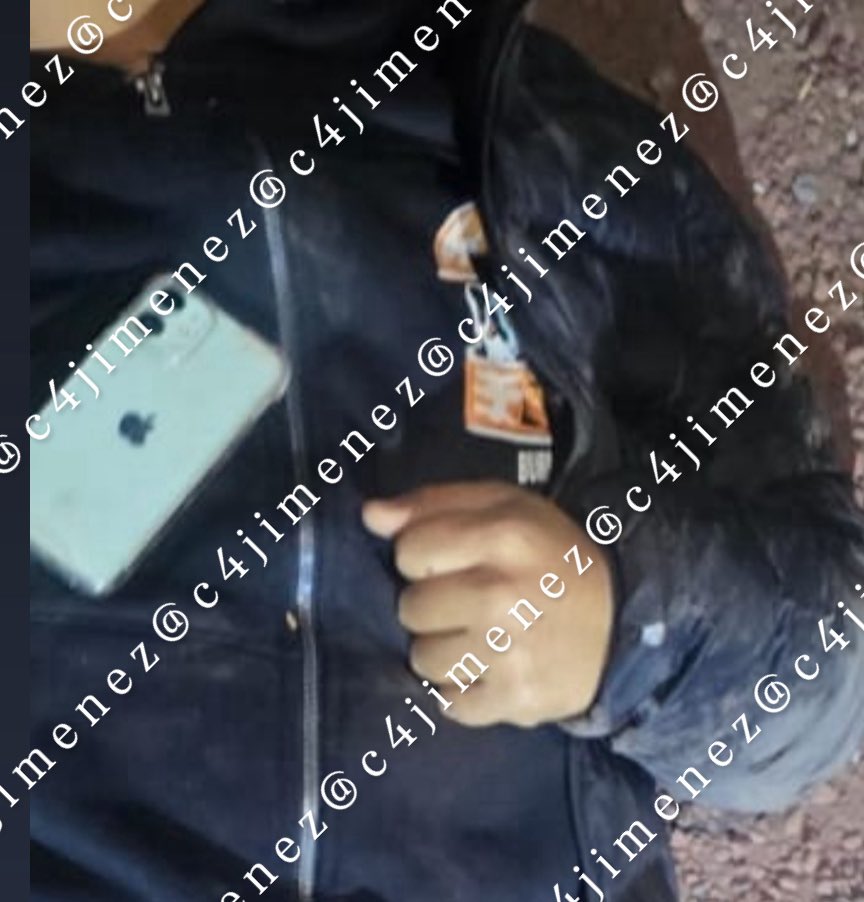 TIENE 13 AÑOS y YA ANDA BALEANDO
Nicolás Vargas
Iba en bici eléctrica con otro tipo, por Tlatelolco.
En su camino se toparon 2 menores q jugaban fútbol.
Sin motivo, los agredieron y dispararon.
Donovan d 17 años, recibió 3 tiros.
<a href="/SSC_CDMX/">SSC CDMX</a> detuvo a Nicolás.
Está en <a href="/FiscaliaCDMX/">Fiscalía CDMX</a>