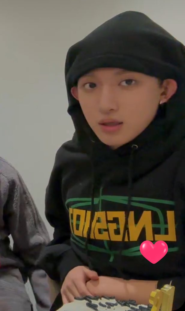 saggingdobby's tweet image. 우진이 말 안듣는 원숭이였다가 존나 미소녀됨