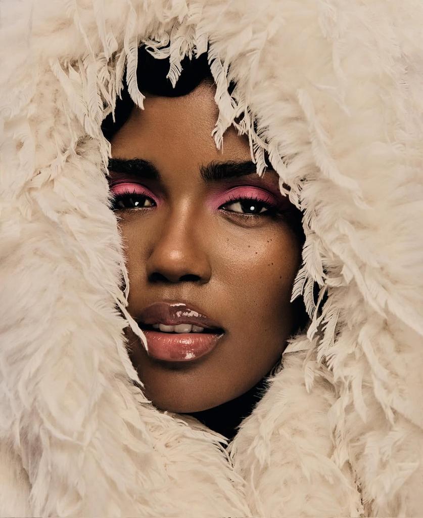 Eva Apio for Hello! Fashion UK (2026) 🩷