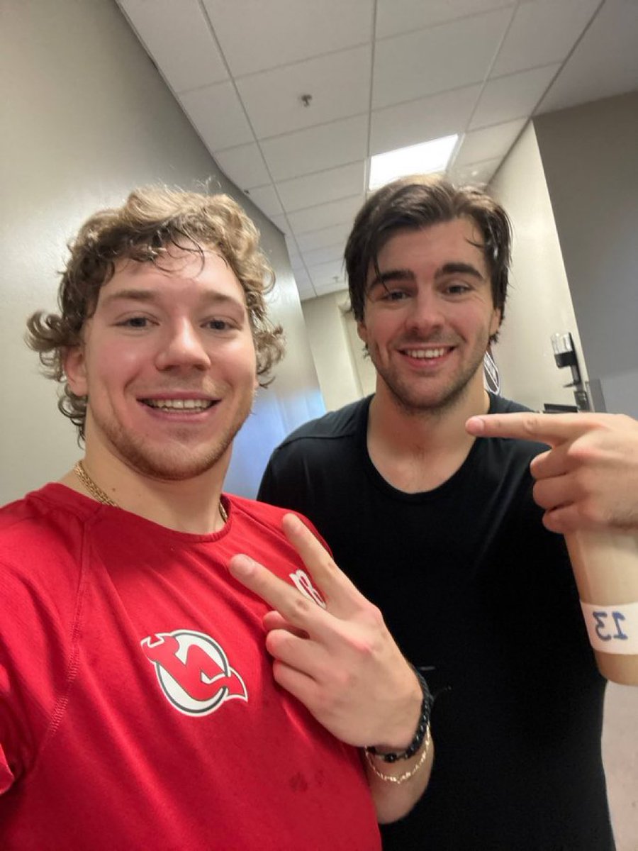 hvghes98's tweet image. I DO NOTTT PLAY ABOUT THEM LIKE OHHH MY GOD 😭💗