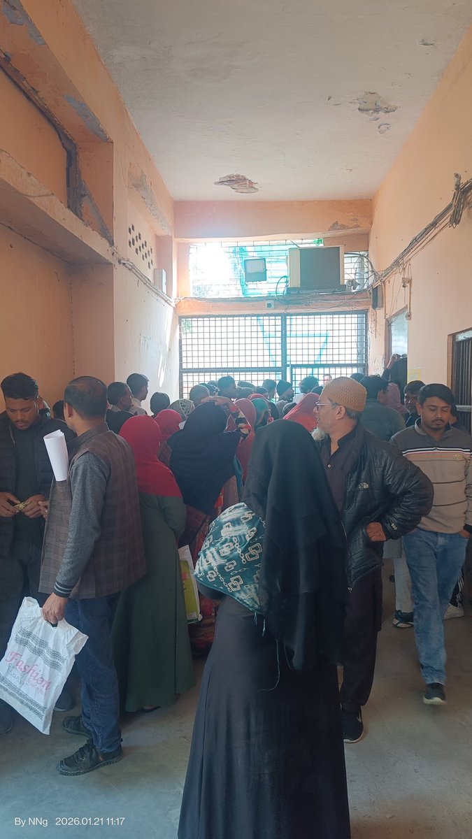 NadeemNaqviNNg's tweet image. In #Amroha many people have received notice for verification under #SIR. People were called at 9 AM but the concerned person was not available till 11 AM. 
When the whole family votes have been verified then how come one person from the family has to get his/her name verified?