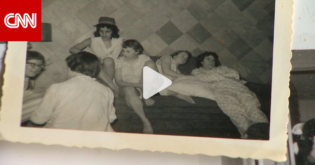 سيدة تكتشف صورًا قديمة لوالدة أوباما ضمن مقتنيات عائلتها بالصدفة 