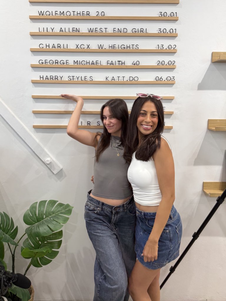 we ♥️ aperture!!!!! thank you <a href="/Harry_Styles/">Harry Styles.</a> <a href="/stateofricochet/">yuli</a>