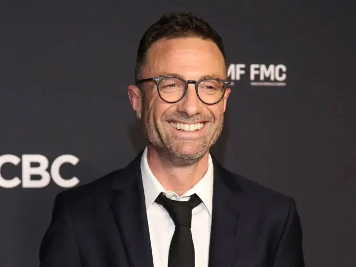 BuzzingPop's tweet image. Jacob Tierney reveals Carly Rae Jepsen contacted him after he expressed interest in having her on the ‘Heated Rivalry’ Season 2 soundtrack.