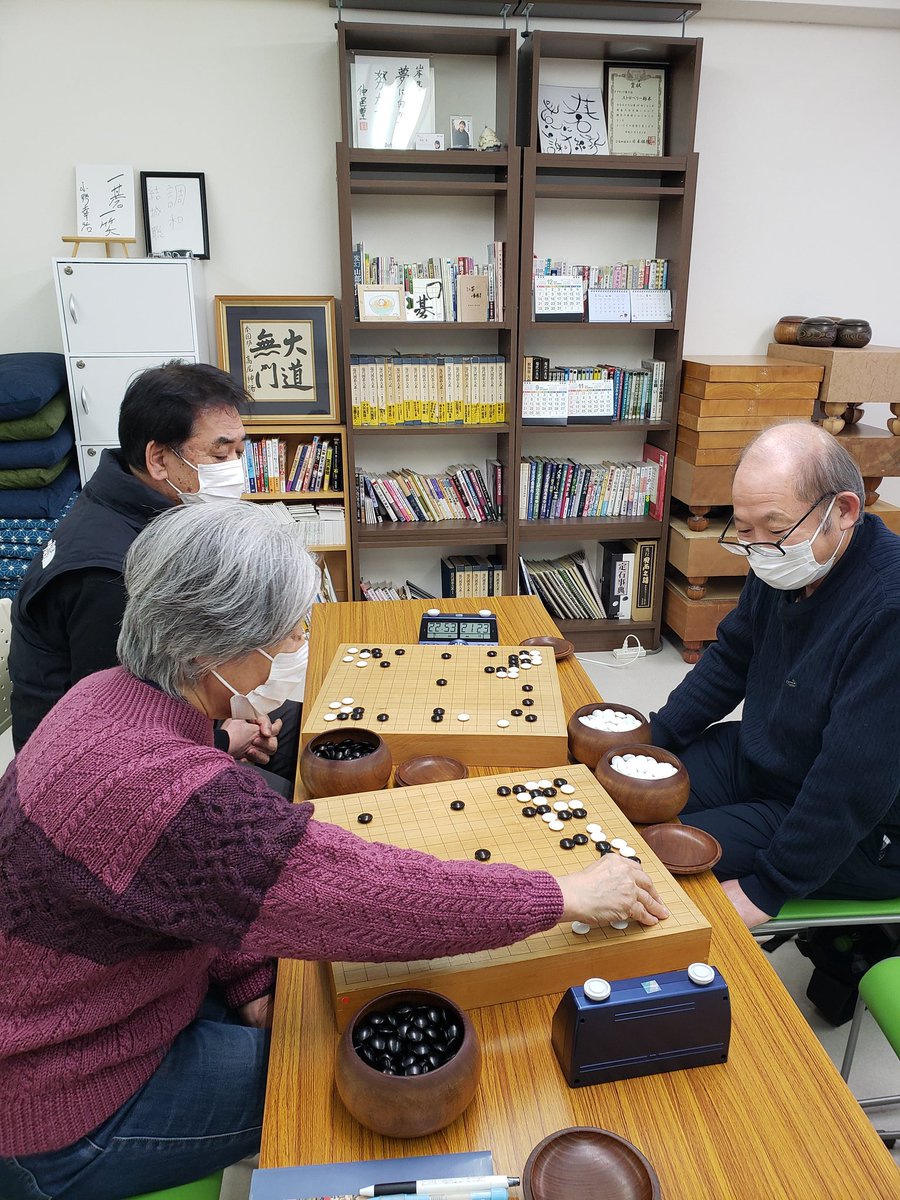 本日の大人囲碁教室✏
生徒さん同士の二面打ち🤗