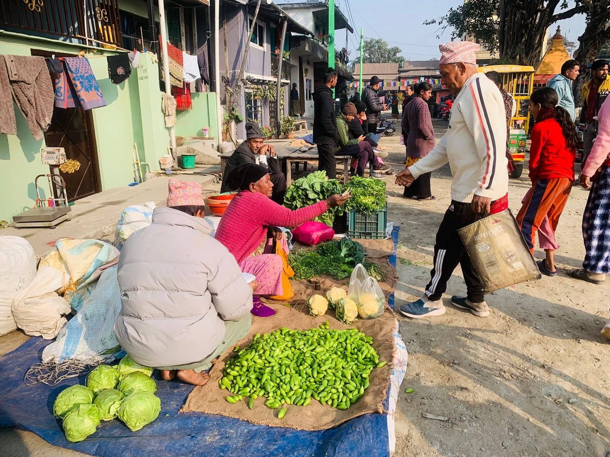 DhakalSaurav's tweet photo. @KhadkaBhupendra @Dahal_Shankar @KARESAorg @Storycycle @AmritaLamsal @gbudhathoki @laxmanKarki1 @Beepuluv @parmeshwarjhaa @unhabitatnepal @Reshu1977 @AmPyakuryal @allianceforfood @baabajee @BhushanTuladhar @prajdhan @sankuchy @NepalLiveToday @BrennaQuinlan @NepaliTimes @narayanwagle @kathmandupost @saralagautam1 @ToshimaKarkiDr @devkotasubash @theHRMNepal @Mayors4Climate @UniMelb @pracharyz @nepalrajan @nepalibabuu @mukesh_Sindhuli @baral_ujjwal @DandaGurung @lnghimire @aashisjo @amritna @AnupKBaral @arapilkc @tweetsudhan @kanchan_jha @setopati @sudeepshree @bishwaprakash77 @PrakashAjaat @Bipendraa उर्लाबारी - ६ स्थित हाटखोलामा साप्ताहिक हाट मंगलबारदेखि सञ्चालनमा आएको छ ।
उर्लाबारी मा अन्त कता/कुन दिन हाट लाग्छन जानकारी दिनसु है । #LocalMarketSystem #Nepal https://t.co/hK4CztcngN