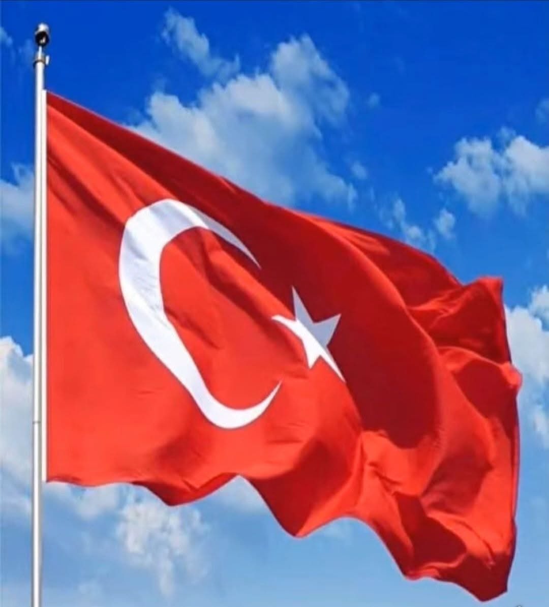 OsmanTurk02's tweet photo. Dalgalan sen de şafaklar gibi ey şanlı hilal!
#BayrakNamustur #TürkBayrağı https://t.co/kW1Oa7CPDD
