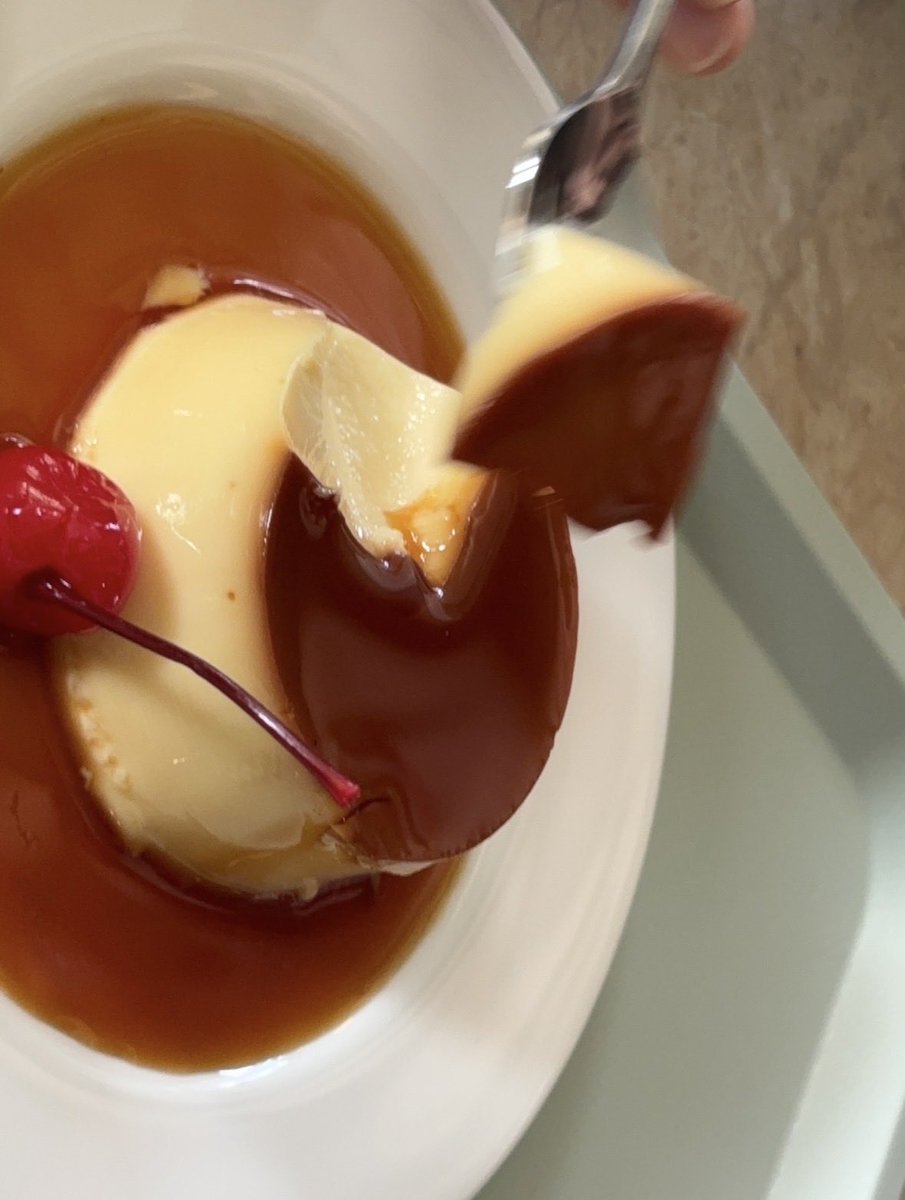 binzipi's tweet image. 푸딩 먹고싶다 •••🍮