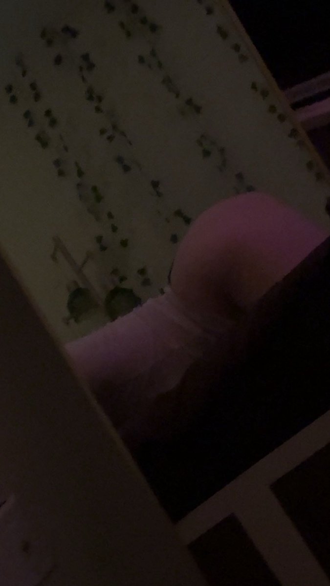 temperr321's tweet photo. Im backkk hi x entertain my DMs #freak #ass #rt #dm #dick #bwc #cumshot #freakyteen #butt #nsfw https://t.co/GfILLn20DH