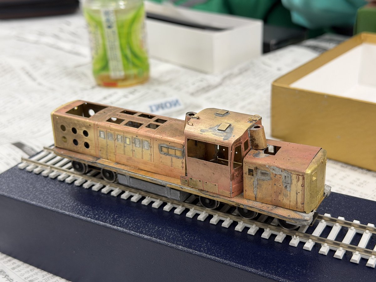 昨日は… #桃の鉄道模型教室 でしたっ！仮止めも多いけど順調にかたちに