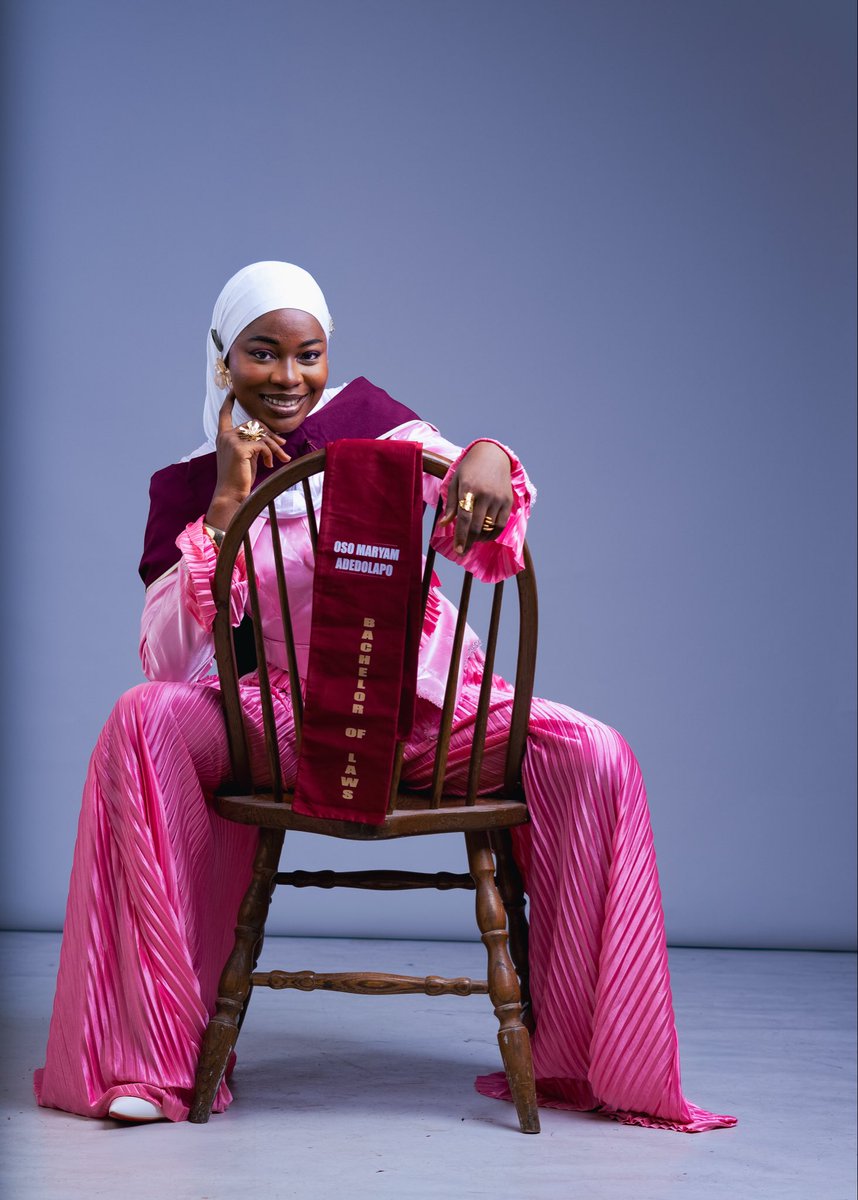 OsoDolapo's tweet image. Which of the favours of Allah will I deny? None!

Introducing 

MARYAM ADEDOLAPO OSO, Bachelor of Laws (LL.B.), First Class (Hons)

Best Graduating Student, Faculty of Law
University of Lagos, Akoka.