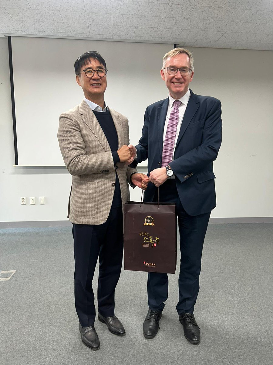 Colin Crooks | 콜린 크룩스 tweet media