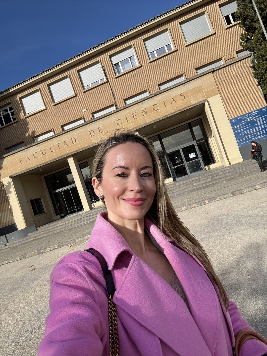 SentiBernabeu's tweet image. En el @ISQCH presentando un proyecto que servirá de puente entre la ciencia de vanguardia y la empresa. Impresionada con el talento de estos investigadores.
Desde @SIMETRYcomms trabajaremos para que su conocimiento sea la base de un tejido empresarial más innovador y resiliente.