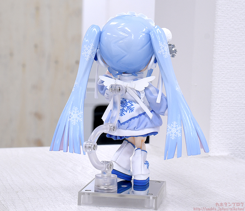 ねんどろいどどーる 雪ミク Yukiiro Pop Ver. POPでキュートな装いの雪ミクを再現！「雪ミク スカイタウン」10周年