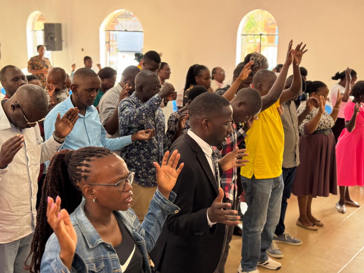 COGSeeta's tweet photo. Throughout January, our youth have been leading us in praise and worship, and they will continue to do so until the end of the month
#RootedInChrist #YouthMinistry https://t.co/jozfeNGzi9