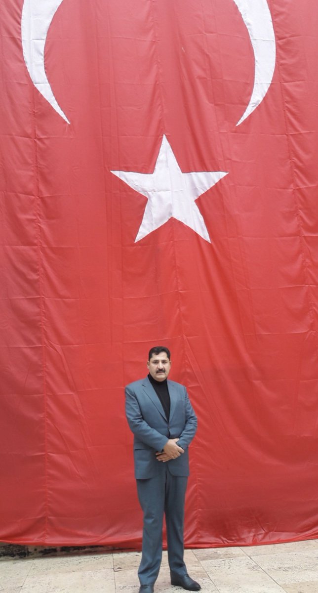 Bizim Rabia’mız, Allahuekber Dağları’nda, ölümün üzerine, Allah’ına teslimiyetle giden o kahramanların,yiğitlerin mirasıdır.
Vakit mezhep,meşrep,etnik kimlik siyasetiyle ayrışma değil; bir olma,beraber olma vaktidir.
Bayrak inmez #BayrakNamustur
<a href="/Akparti/">AK Parti</a> <a href="/abuyukgumus/">Ahmet Büyükgümüş</a>