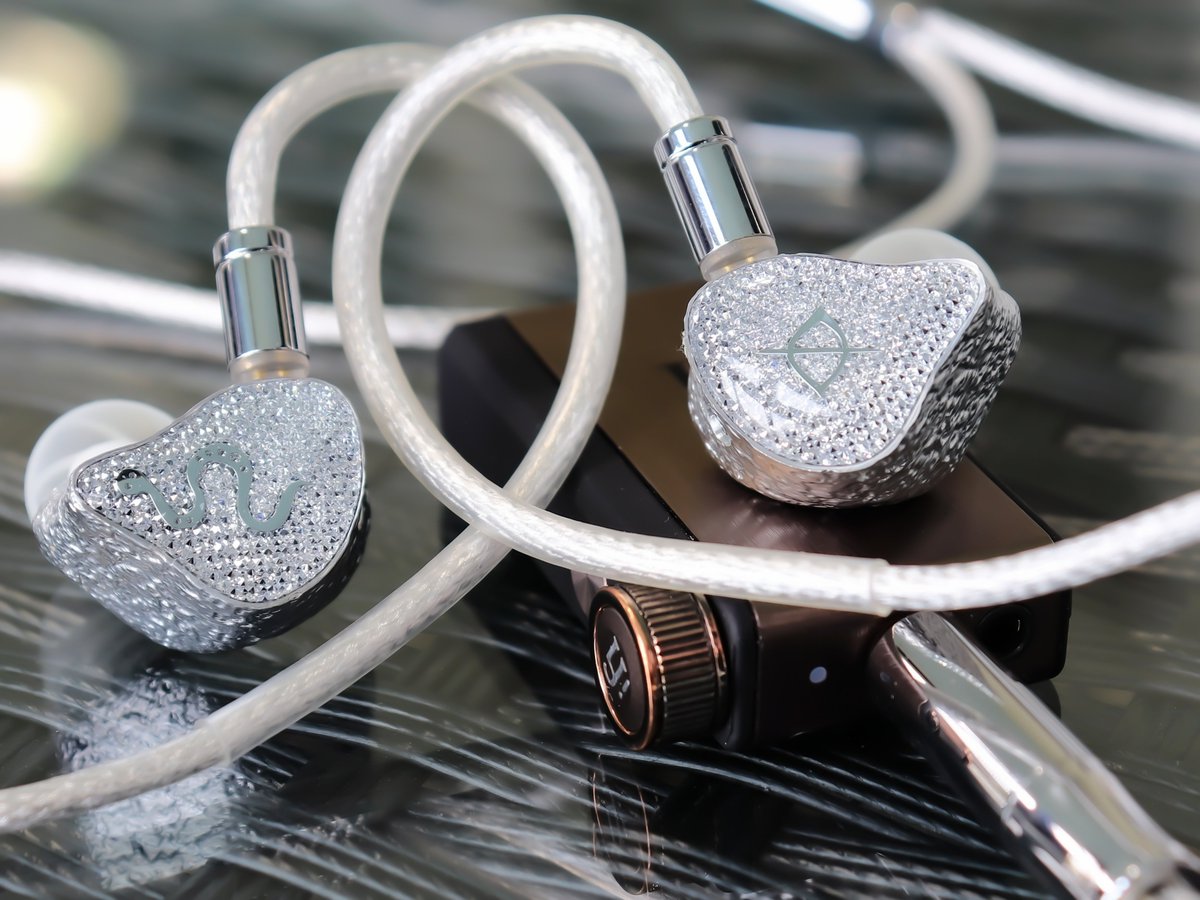 Live in high fidelity. 🧬🔊
👇 Interested in EAA's products?
🌐 Official: earacoustic-audio.com
🛒 AliExpress: aliexpress.com/store/11026996… (The Fragrant Zither Official Store)
#EarAcousticAudio #IEM #HIFI #HiFiLife #Quality