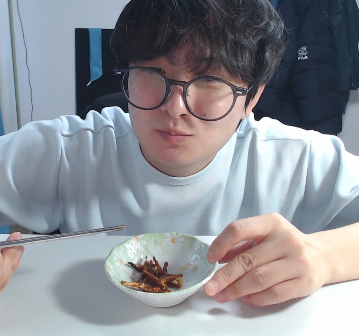 에요 tweet media