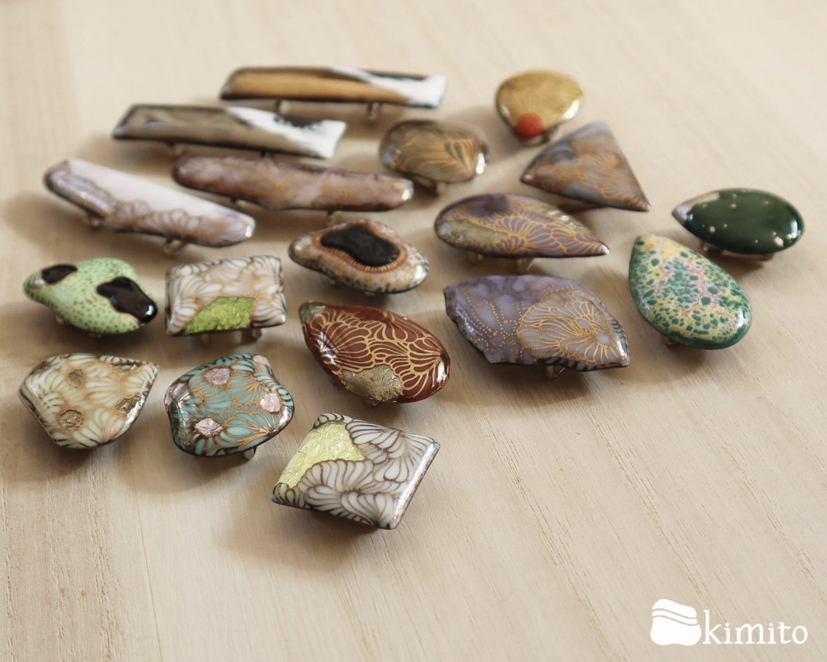 💡お取り扱い💡 #七宝焼kimito
常設でお取り扱い頂いている
キモノ葉月代田橋店様に新作をたっぷりと納品いたしました <a href="/kimonohazuki/">キモノ葉月 代田橋</a> 

葉月さんセレクトの素敵なお着物や帯と合わせて帯留のコーディネートをお楽しみくださいませ😌♡