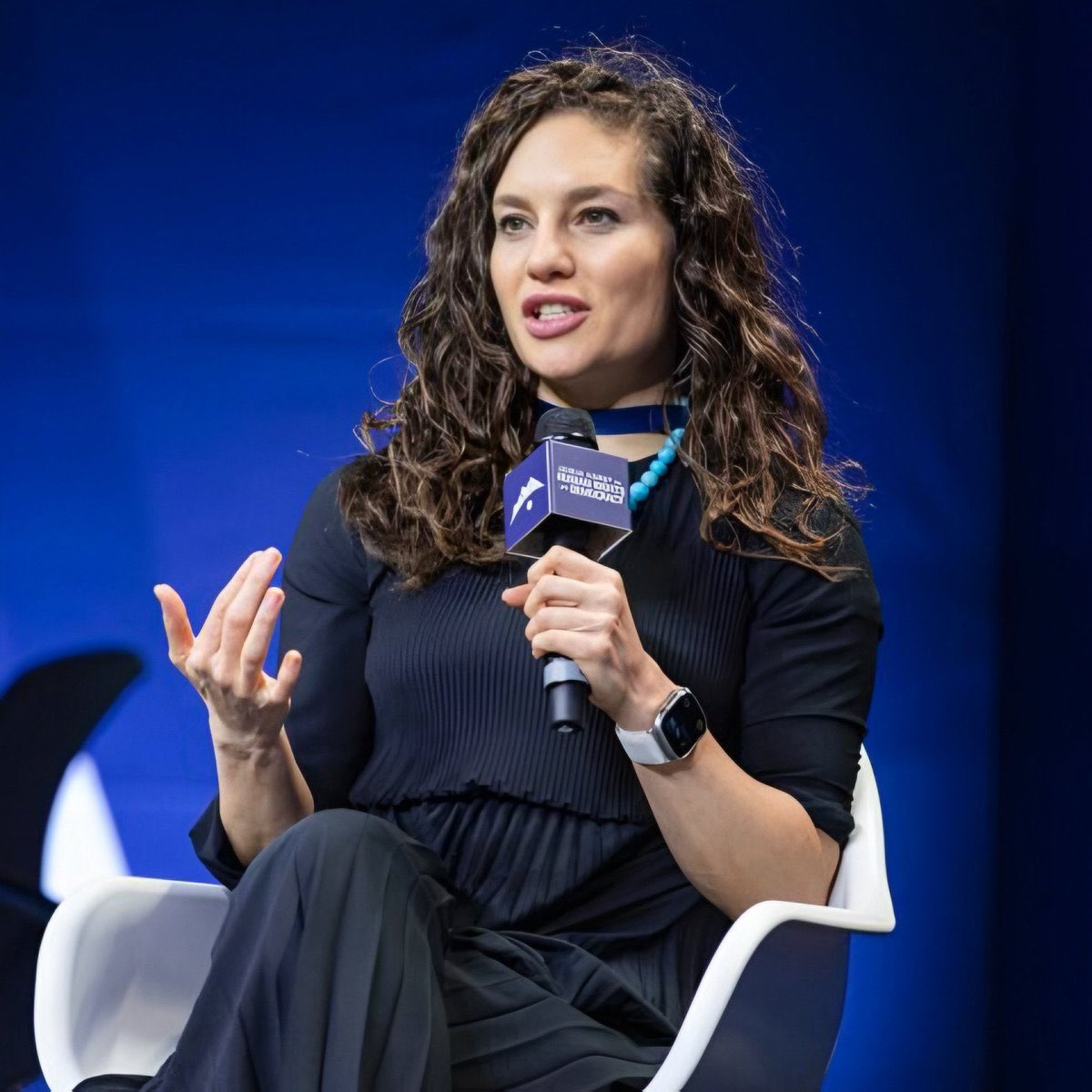 ajans_muhbir's tweet image. Nevşin Mengü: “Ahmed Şara için HTŞ'ci diyorlar.

Ne yapalım? Norveç'ten adam mı gelip Suriye'nin başına geçecekti?”