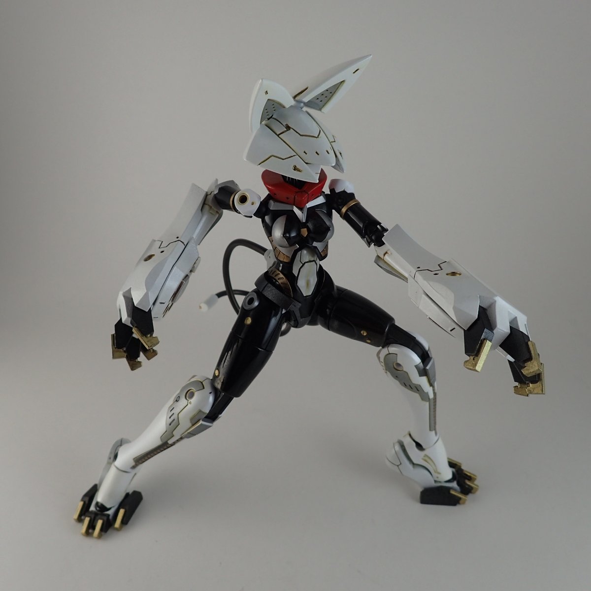 optune's tweet image. 当初の定価から送料を差し引いた、サービス価格とさせて頂きました。
（送料、けっこうかかりますので…汗）

プラモデルのMoMoをベースとし、レジン製パーツが追加された商品です。
固定ポーズを前提としている為、PS樹脂製の関節パーツも付属します。
以上、何卒よろしくお願いいたします。
m(_ _)m