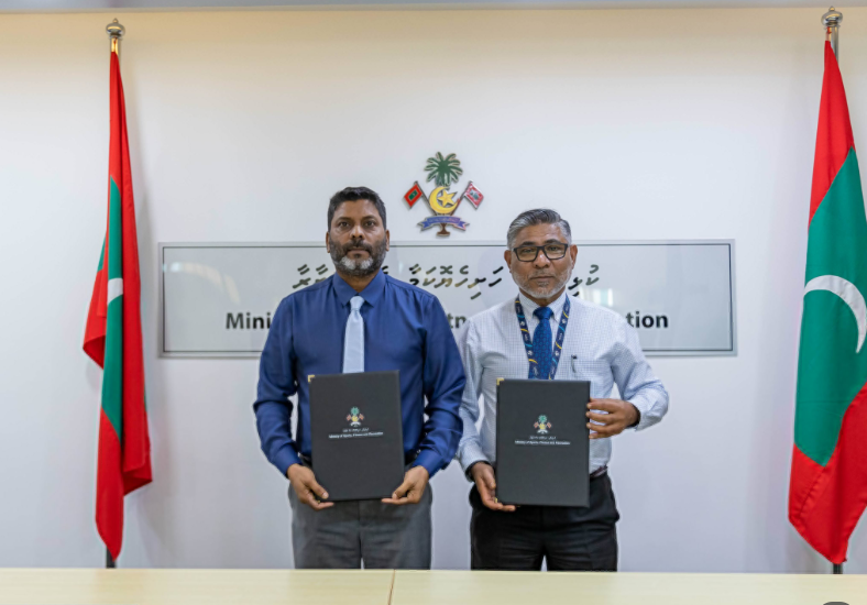 MalaresNews's tweet photo. https://t.co/47AriT4yIv ހުޅުމާލެ ފޭސް 1 ،ފޭސް 2 އަދި ވިލިމާލޭގައި ސްޕޯޓްސް ކޮމްޕްލެކްސްއެއް ގާއިމްކުރަނީ
https://t.co/47AriT4yIv https://t.co/bMQoR6EuJP