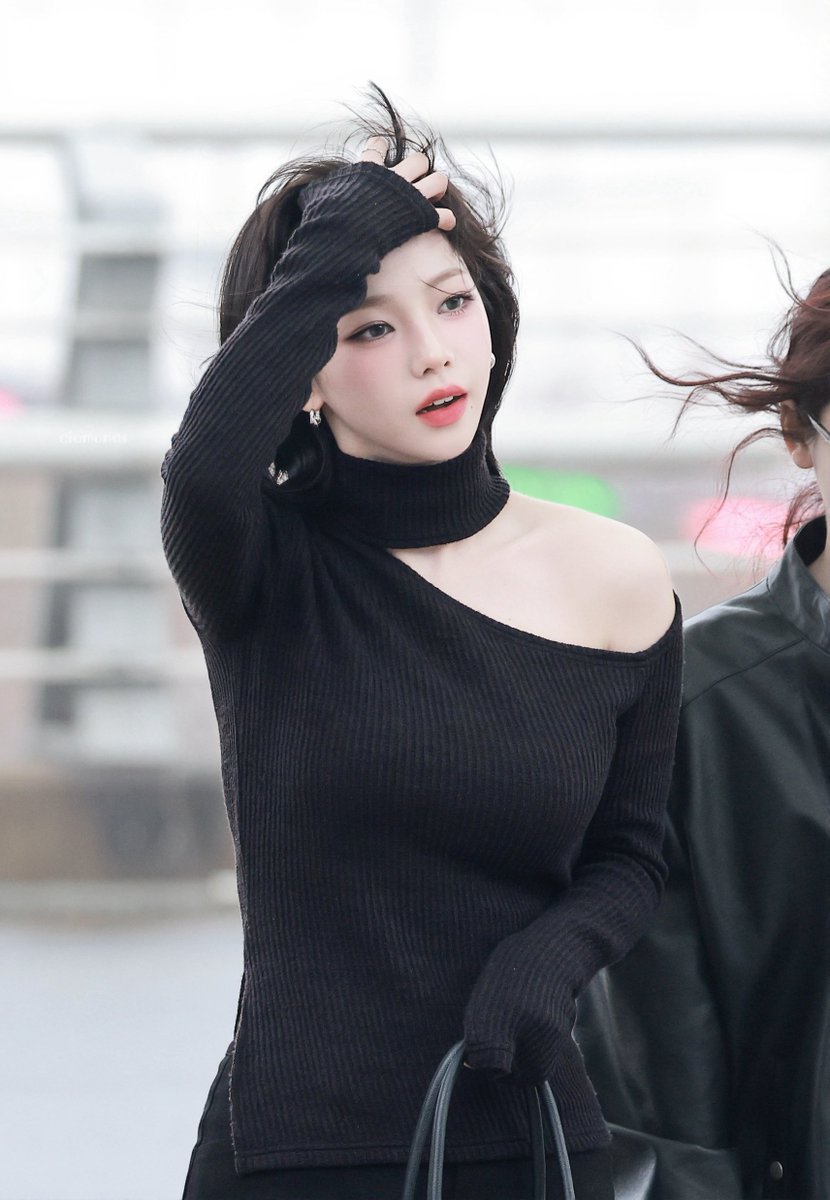 diamonds__411's tweet image. 240329｜ICN🛫🐈‍⬛🐈‍⬛🐈‍⬛🖤🖤
 #aespa #aspa #에스파 #KARINA #카리나