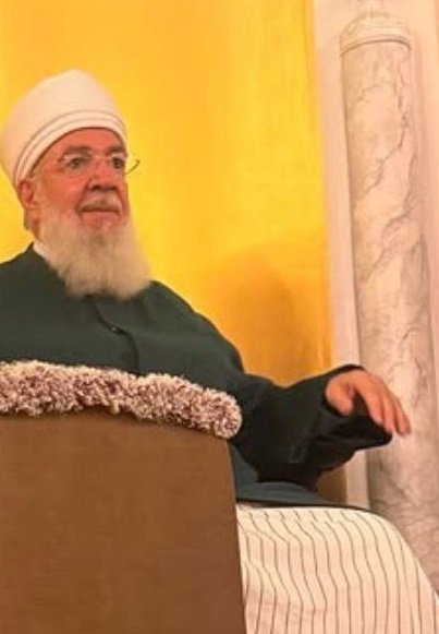 ŞERİATE DÂVET

Kurdoğlu derim ki:

Hakkımıza giren;
Şeriate, usule, erkâna, âdaba riayet etmeyen, yalanı ibadet gibi söyleyen, ümmetin malına aşkla çöken ve hangi yüzle hangi şeriatten (hukuktan) bahsettiği belli olmayan "KARDEŞLERİ"

Tevbeye ve
"Şeriate Dâvet Ediyorum! "