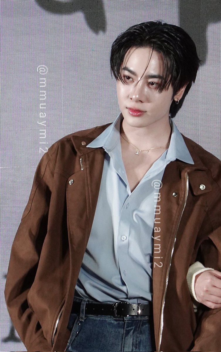 mmuaymi2's tweet image. น้องดีน 🔥                                  น้องมิกจิ๋ว 🤏🏻

ยืนยันแล้วว่าตัวจริ้งยิ้มหวานเหมือนชื่อทวิตจริงๆ 🫶🏻
ִ ࣪𖤐 #mixxiw #ส่วนผสมของมิกซ์