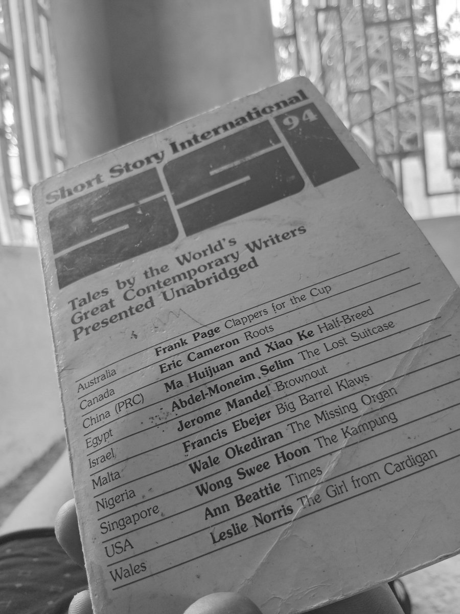 LeftWriter_'s tweet image. So many books, so little time. #Tuishi✊🏾