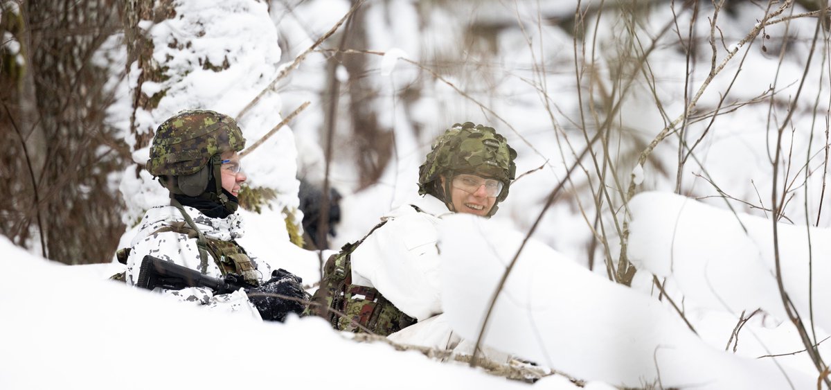 Kaitsevagi's tweet photo. Cyber Command's Strategic Communication Centre's winter warfare training at Piirsalu. ❄

📸 OR-4 Maria Tammeaid

#kaitsevägi #estoniandefenceforces #winterwarfare #military #estonia #NATO #WeAreNATO https://t.co/nfhYwk38MX