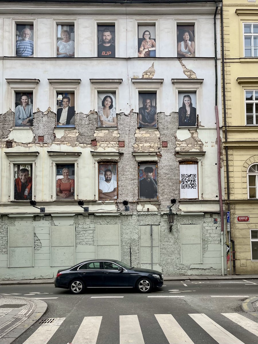 Byl jsem fakt zvědavý, co je to za lidi, jenže ten QR kód jim bohužel nefunguje :(