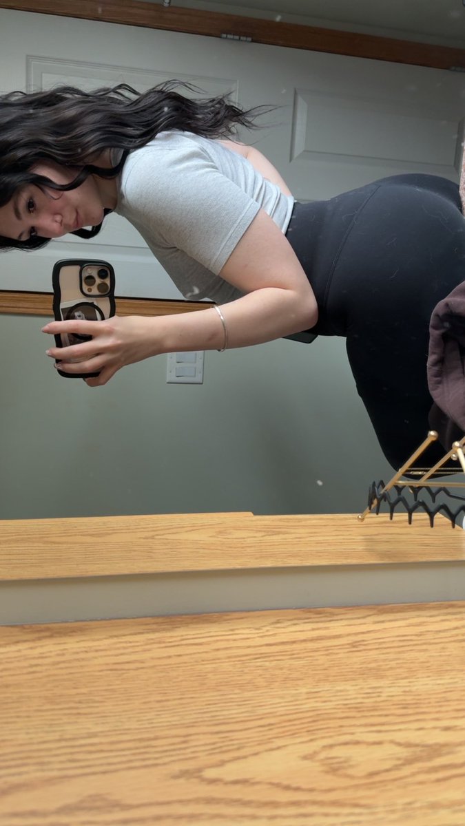 Krissy After Dark tweet media
