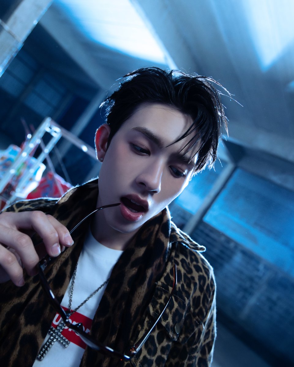 PROXIE_Official's tweet photo. PROXIE
The New Single
‘ไม่รีบงับป๋ม (Don't Rush!)’

Concept Image
🫧NGLEE

#PROXIE_ไม่รีบงับป๋ม
OUT NOW!
🔗 https://t.co/9cpJ6vDbp6

Listen Now!
🔗https://t.co/ImnT9CXmF6

#PROXIE_HoldTheWheel
#PROXIEOnglee
#PROXIEth
#bROTHERSMUSIC https://t.co/3tiN587JOa