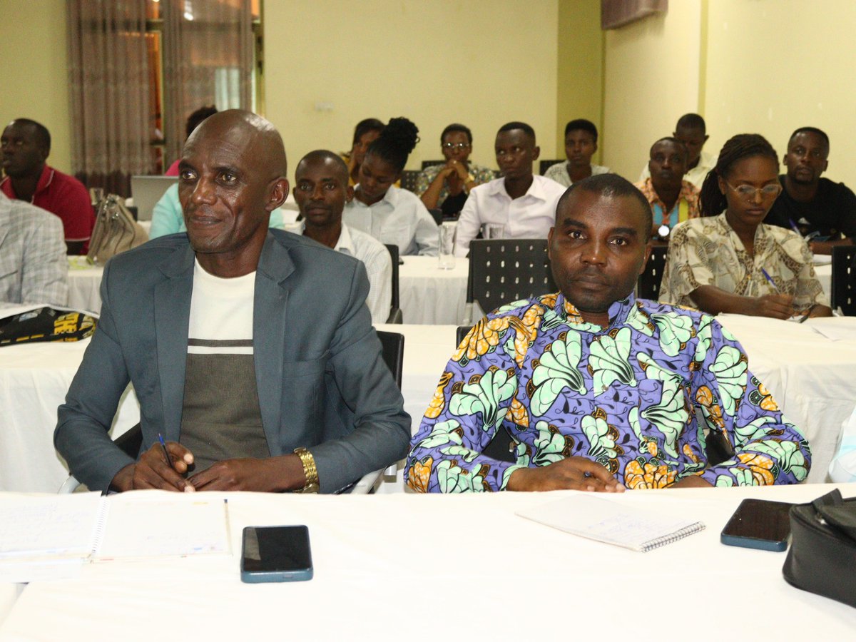 MinTFPSS_bdi's tweet photo. #Burundi: Cet atelier, qui se tient Ă @Bujaprov2025, sâadresse aux cadres de lâ#OBEM ainsi quâaux parties prenantes du secteur de lâemploi, en vue de renforcer leurs compĂ©tences en diagnostic socio-Ă©conomique et en analyse du marchĂ© du travail.
@EnabelauBurundi @MinTFPSS_bdi https://t.co/X8qbCrIqCB
