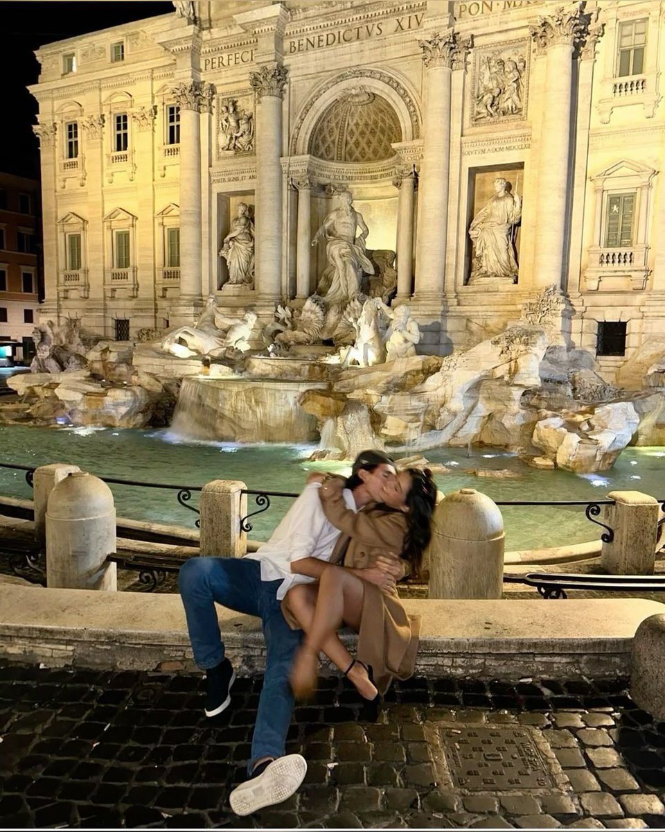 Diorgirlx's tweet image. me and my future husband somewhere in italy